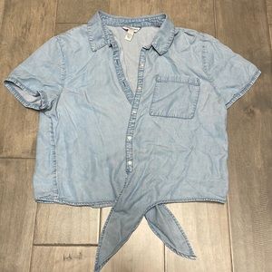 Light blue button up short sleeve shirt